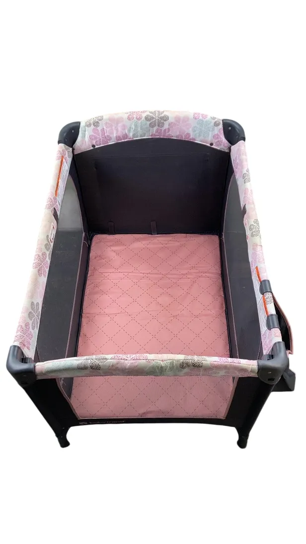 Baby Trend Lil Snooze Deluxe II Nursery Center, Floral Rain