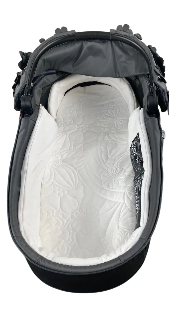 Cybex PRIAM Lux Carry Cot, Simply Flowers Grey