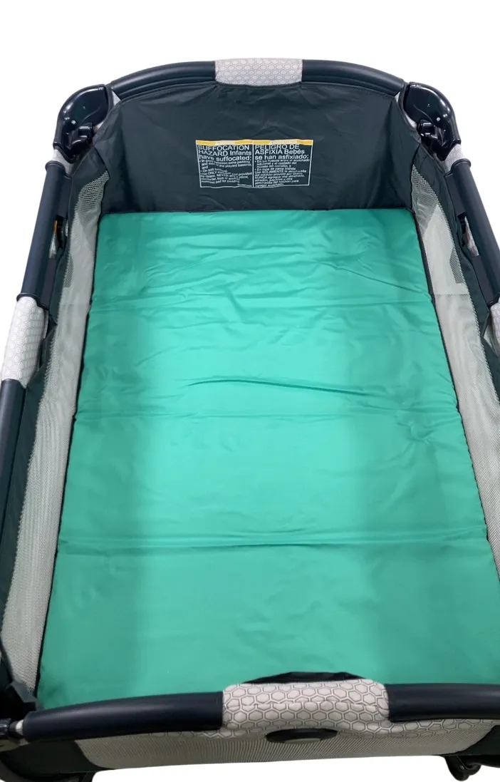 Graco Pack 'n Play Playard Reversible Seat & Changer, Basin