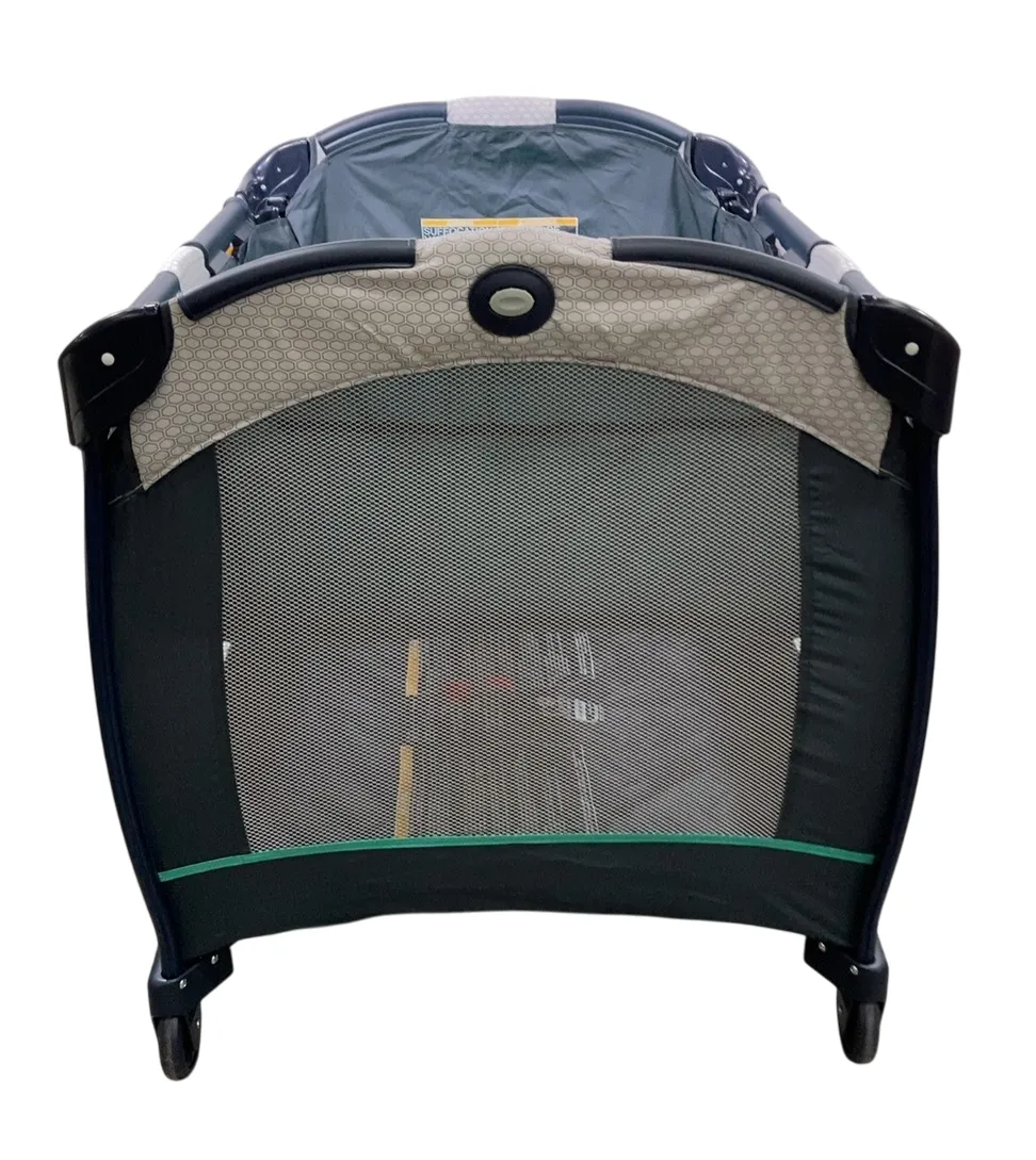 Graco Pack 'n Play Playard Reversible Seat & Changer, Basin