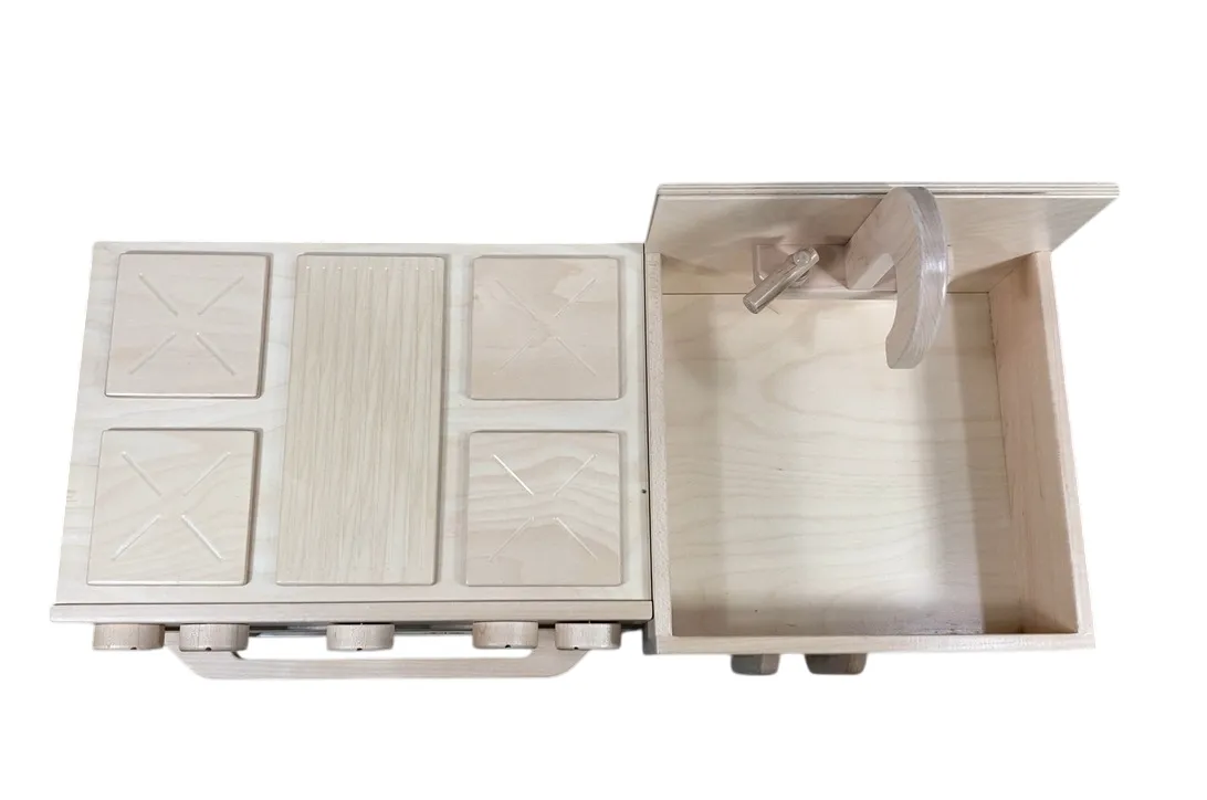 Milton & Goose Essential Play Kitchen, Natural
