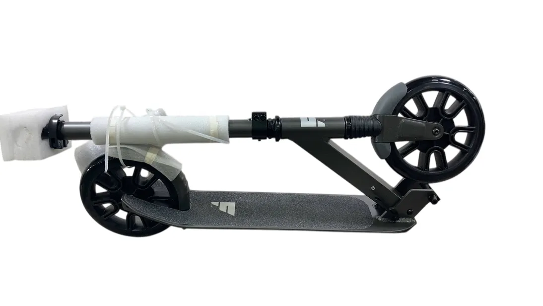 Radio Flyer Flyer Kickstart Max, Black