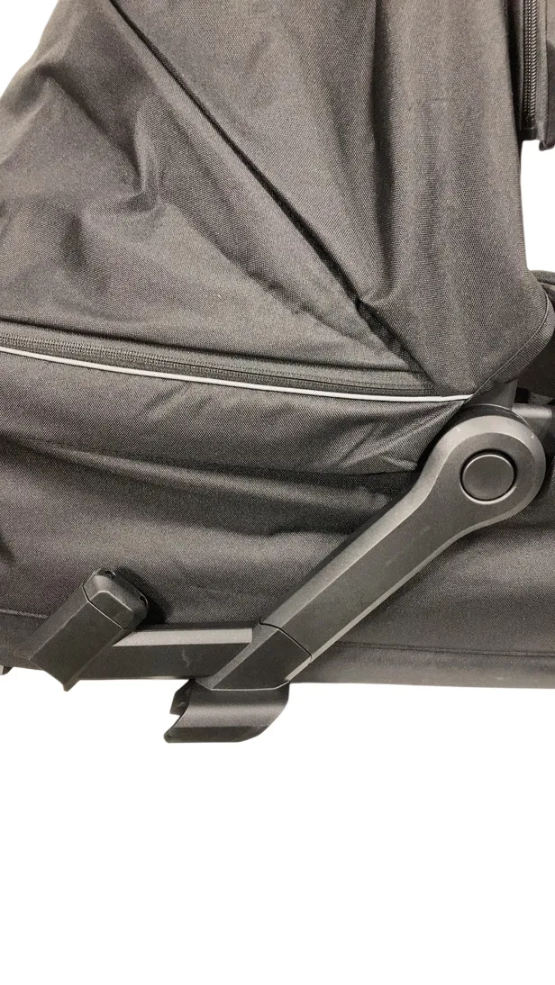 Thule Sleek Bassinet, Midnight Black