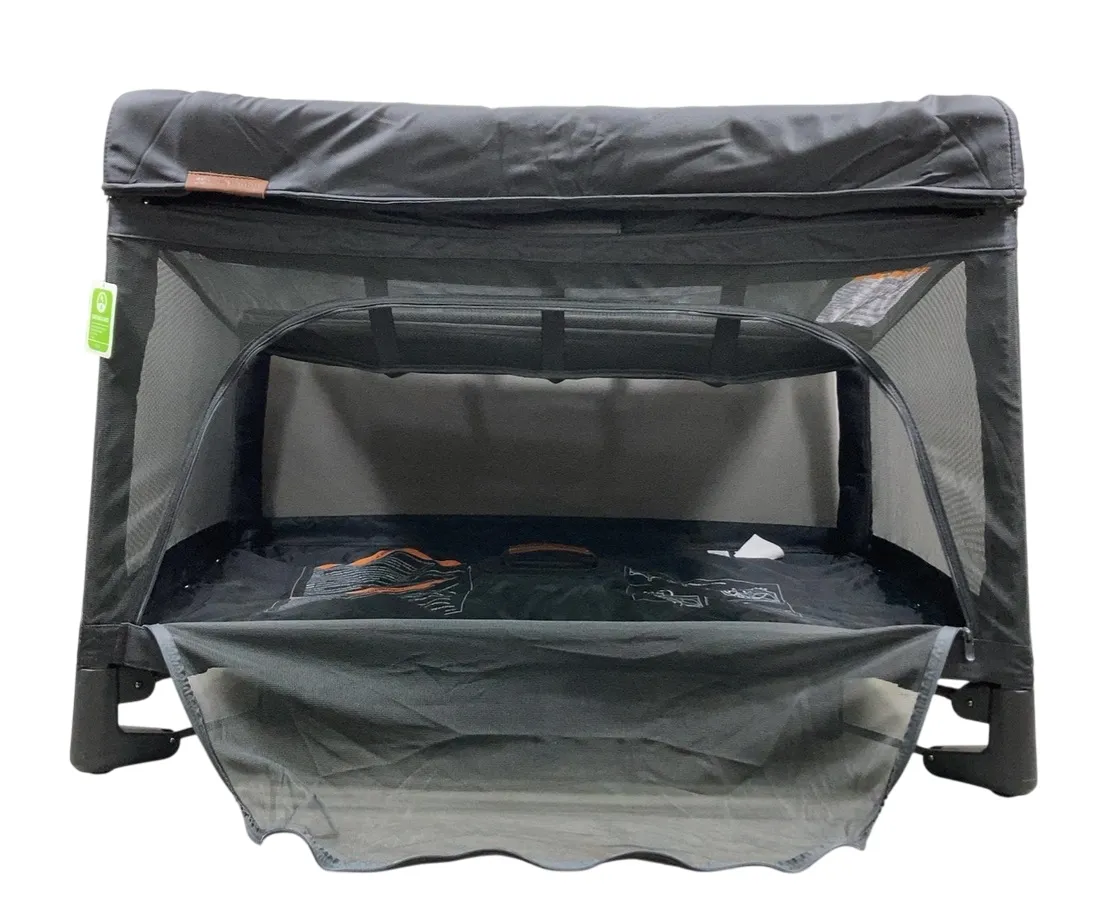 UPPAbaby REMI Playard, Jake (Charcoal)